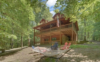 890 Mountain Lake Cir, Blue Ridge, GA 30513