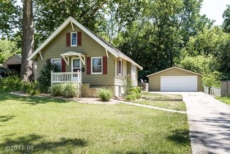 1139 65th St, Windsor Heights, IA 50324
