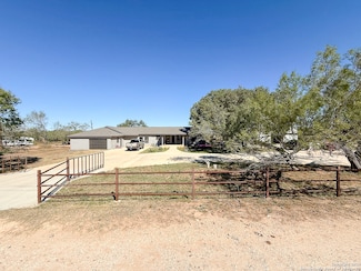 200 Pr 6631, Devine, TX 68016