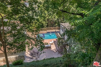 3940 Davana Rd, Sherman Oaks, CA 91423
