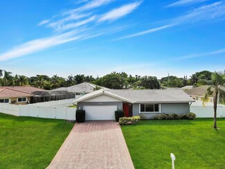 102 Pinehurst Ln, Boca Raton, FL 33431