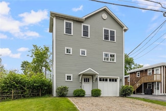 36 Wanda St, Narragansett, RI 02882