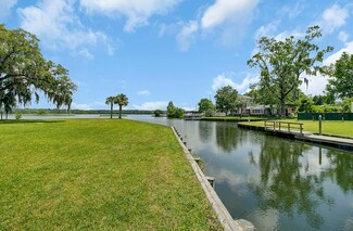 1806 Canvasback Rd, Moncks Corner, SC 29461