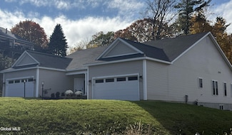 229 Cemetery Rd, Troy, NY 12182