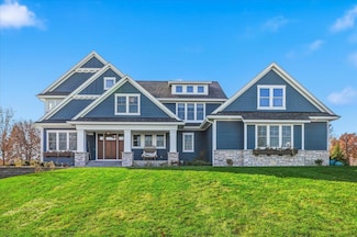 1650 Waters Edge Dr, New Richmond, WI 54017