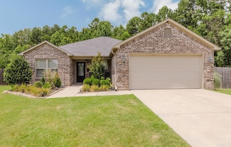 203 Crossing Place, Bryant, AR 72022
