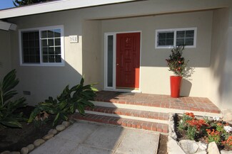 962 Barcelona Dr, Santa Barbara, CA 93105