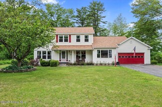 15 Iris Ave, South Glens Falls, NY 12803
