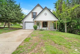 1924 Plymouth Rd, Manhattan, KS 66503