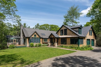 10 Pemasong Ln, Yarmouth, ME 04096