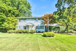 6893 Mildon Dr, Painesville, OH 44077