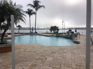 117 Yacht Club Way, Hypoluxo, FL 33462