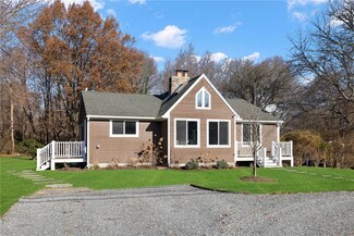 60 Hamilton Ave, Jamestown, RI 02835