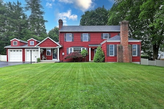 31 Meadowview Dr, Trumbull, CT 06611