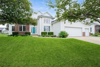 2500 Creekside Dr, Hiawatha, IA 52233