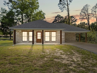 912 Milton St, Leesville, LA 71446