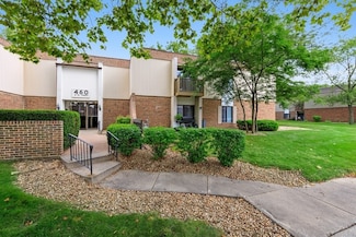 460 74th St Unit 102, Downers Grove, IL 60516