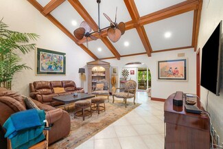6879 Palm Grove Ct, West Palm Beach, FL 33418