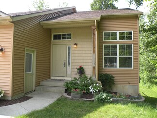 137 Summit Dr, Allegan, MI 49010