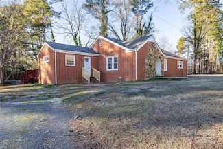 6381 N Carolina 73, Mount Gilead, NC 27306