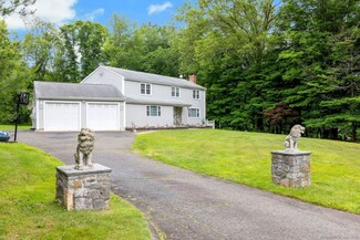 25 Wedgewood Dr, Woodbridge, CT 06525