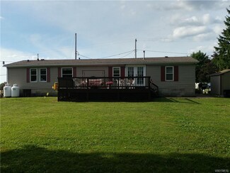 10988 W Shelby Rd, Medina, NY 14103