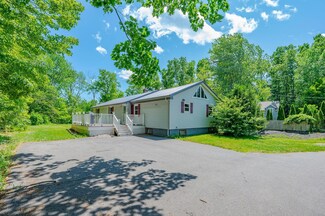 15 Vine St Unit B, South Berwick, ME 03908