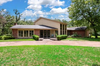 620 Creekwood St, Crockett, TX 75835