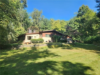 3364 Honeysuckle Rd, Bethlehem, PA 18015