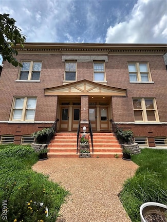 4133 Russell Blvd Unit B, Saint Louis, MO 63110