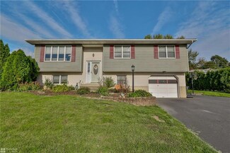839 Carbon St, Walnutport, PA 18088