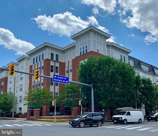 2655 Prosperity Ave Unit 318, Fairfax, VA 22031