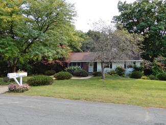 9 Haven Ln, Troy, NY 12182