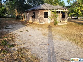 610 N Fair St, Gonzales, TX 78629