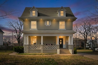 1215 N Benton Ave, Springfield, MO 65802