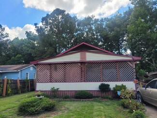 59 Harris St, Atmore, AL 36502