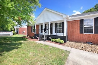 412 Eisenhower Dr, Ashland City, TN 37015