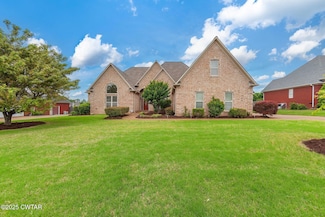 15 Larkwood Dr, Jackson, TN 38305