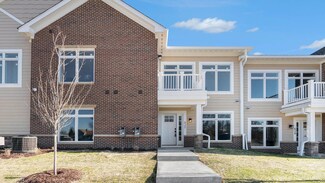 625 Woodland Dr, Dexter, MI 48130