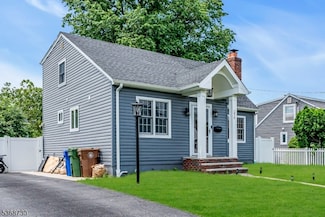 1915 Crescent Pkwy, Linden, NJ 07036