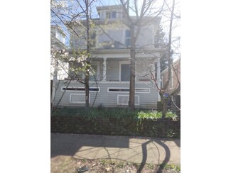 622 SE Mill St, Portland, OR 97214