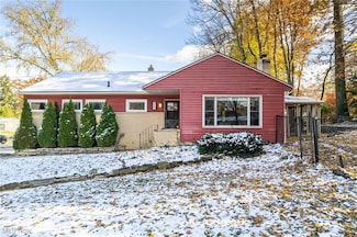 2241 Highpoint Rd, Cuyahoga Falls, OH 44223