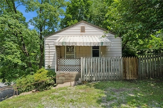 203 Clever Ave, Mc Kees Rocks, PA 15136
