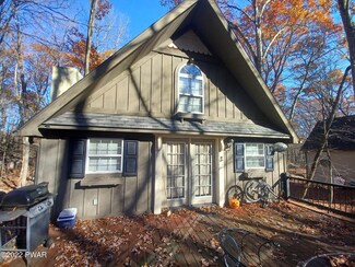 143 Sandstone Dr, Dingmans Ferry, PA 18328
