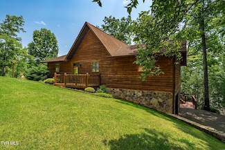 196 Hiddenwood Dr, Mountain City, TN 37683