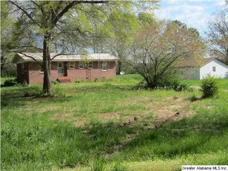 363 Crooked Creek Cir, Lineville, AL 36266