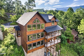 842 Vixen Run, Gatlinburg, TN 37738