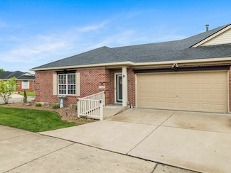 2028 Viola Gardens, Owensboro, KY 42303