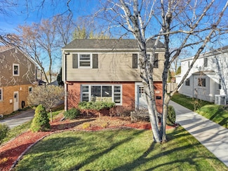 6165 N Santa Monica Blvd, Milwaukee, WI 53217