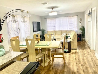 1105 W 34th St, Riviera Beach, FL 33404